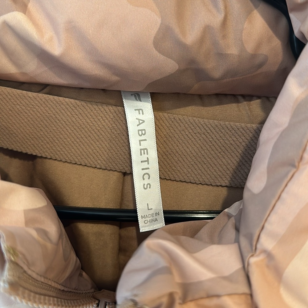 Fabletics Puff Jacket. - image 3